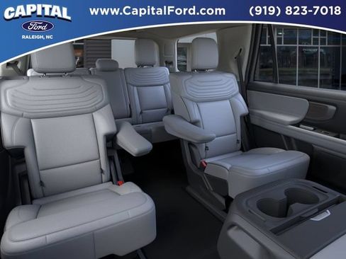 New 2026 Ford Expedition Platinum w/ Platinum Ultimate Package AWD/4WD image 11