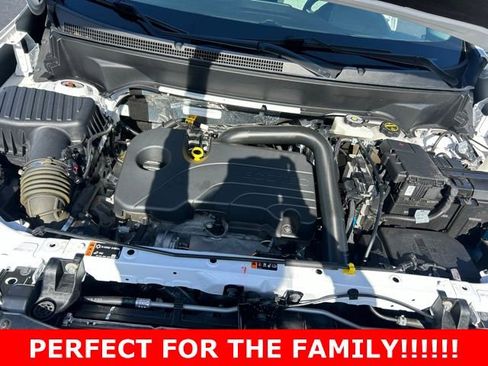 Used 2024 Chevrolet Equinox LT AWD/4WD image 11