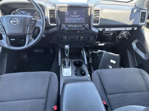 Used 2022 Nissan Frontier SV w/ Technology Package RWD image 15