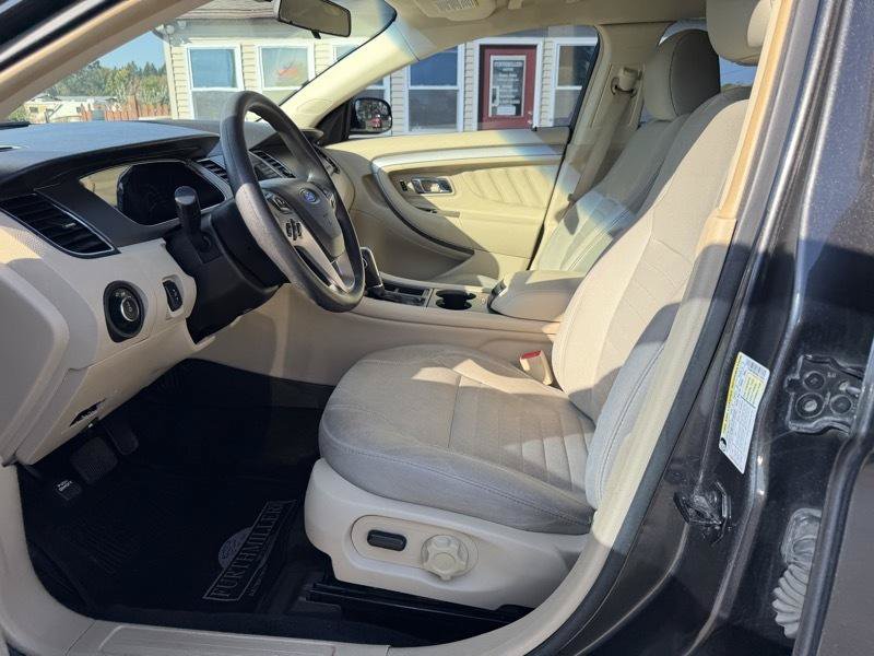 Used 2017 Ford Taurus SE FWD image 3