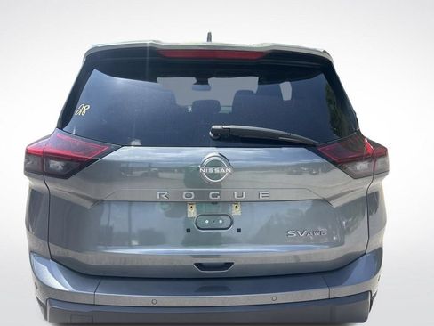 Used 2024 Nissan Rogue SV AWD/4WD image 13