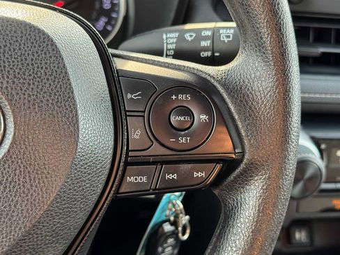 Used 2019 Toyota RAV4 LE w/ All Weather Liner Package AWD/4WD image 20