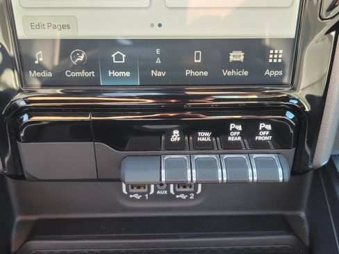 Used 2023 RAM 1500 Laramie AWD/4WD image 27