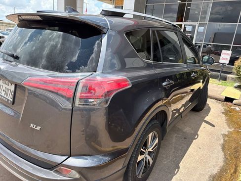 Used 2018 Toyota RAV4 XLE w/ Plus Extra Value Package FWD image 3