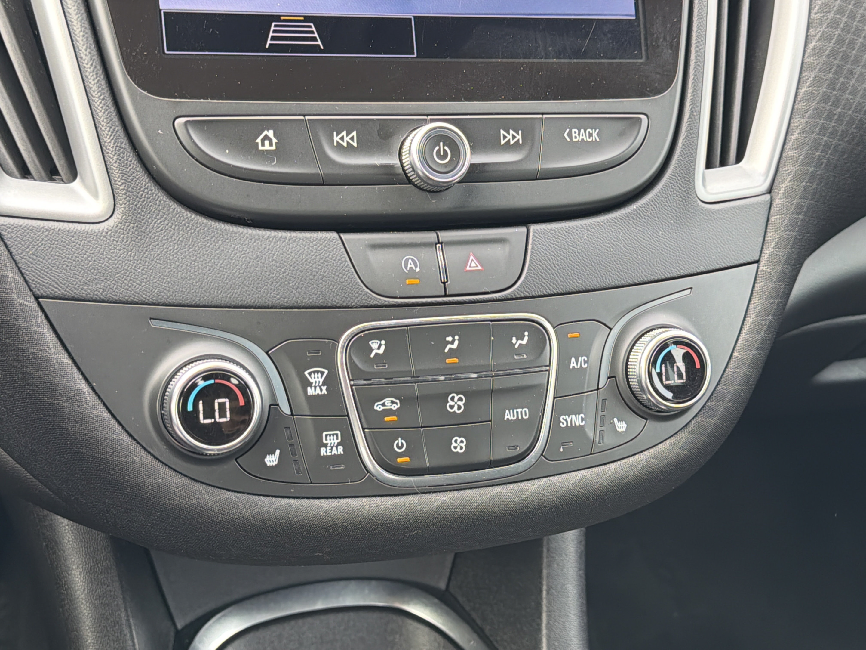 Used 2025 Chevrolet Malibu LT FWD image 18
