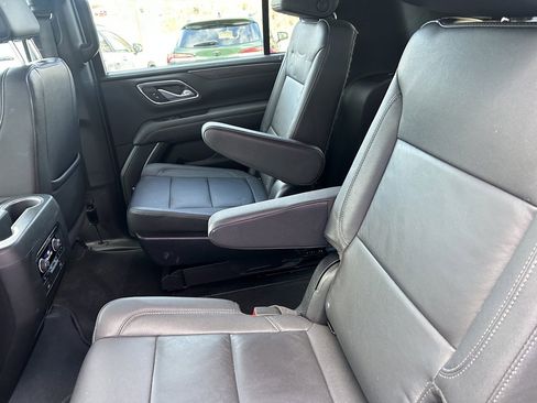 Used 2023 Chevrolet Suburban Z71 w/ Luxury Package image 10