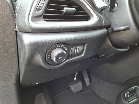 New 2026 Chrysler Pacifica Select image 17