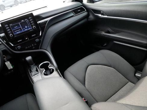 Used 2023 Toyota Camry LE image 11