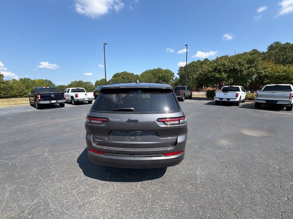 Used 2025 Jeep Grand Cherokee L Altitude AWD/4WD image 20