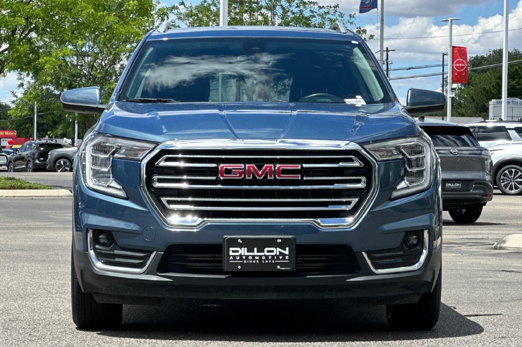 Used 2024 GMC Terrain SLT AWD/4WD image 10