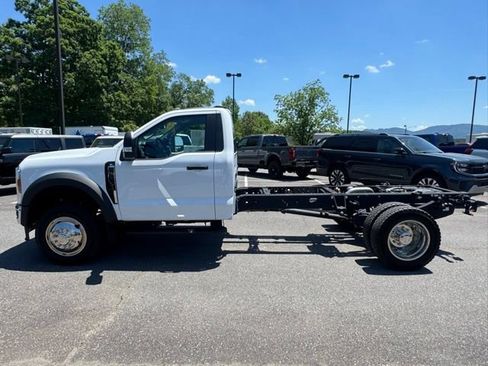 Used 2025 Ford F550 2WD Regular Cab Super Duty w/ XL Chrome Package image 4