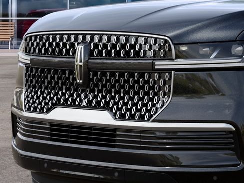 New 2027 Lincoln Navigator Reserve AWD/4WD image 17