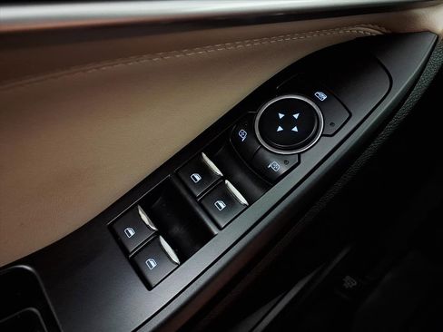 Used 2020 Ford Explorer XLT w/ Equipment Group 202A image 25