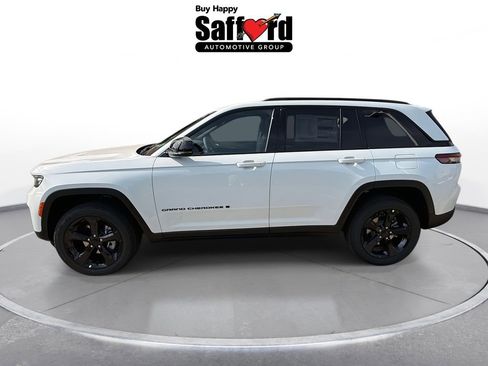 New 2025 Jeep Grand Cherokee Altitude w/ Trailer Tow Package AWD/4WD image 6