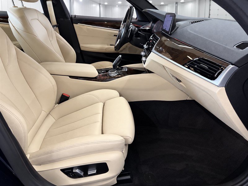 Used 2020 BMW 530i xDrive w/ Convenience Package AWD/4WD image 25