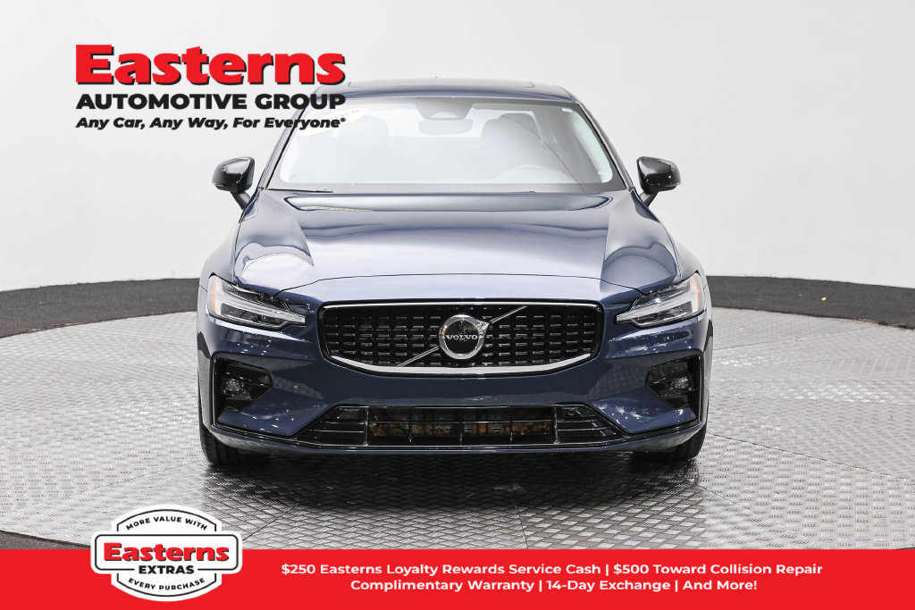 Used 2024 Volvo S60 B5 Core FWD image 3