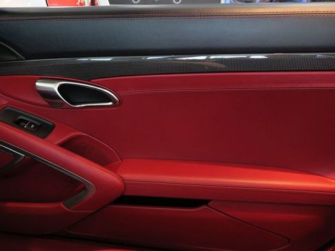 Used 2015 Porsche 911 Turbo S image 28