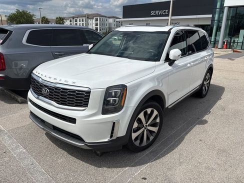 Used 2021 Kia Telluride EX w/ EX Premium Package AWD/4WD image 3