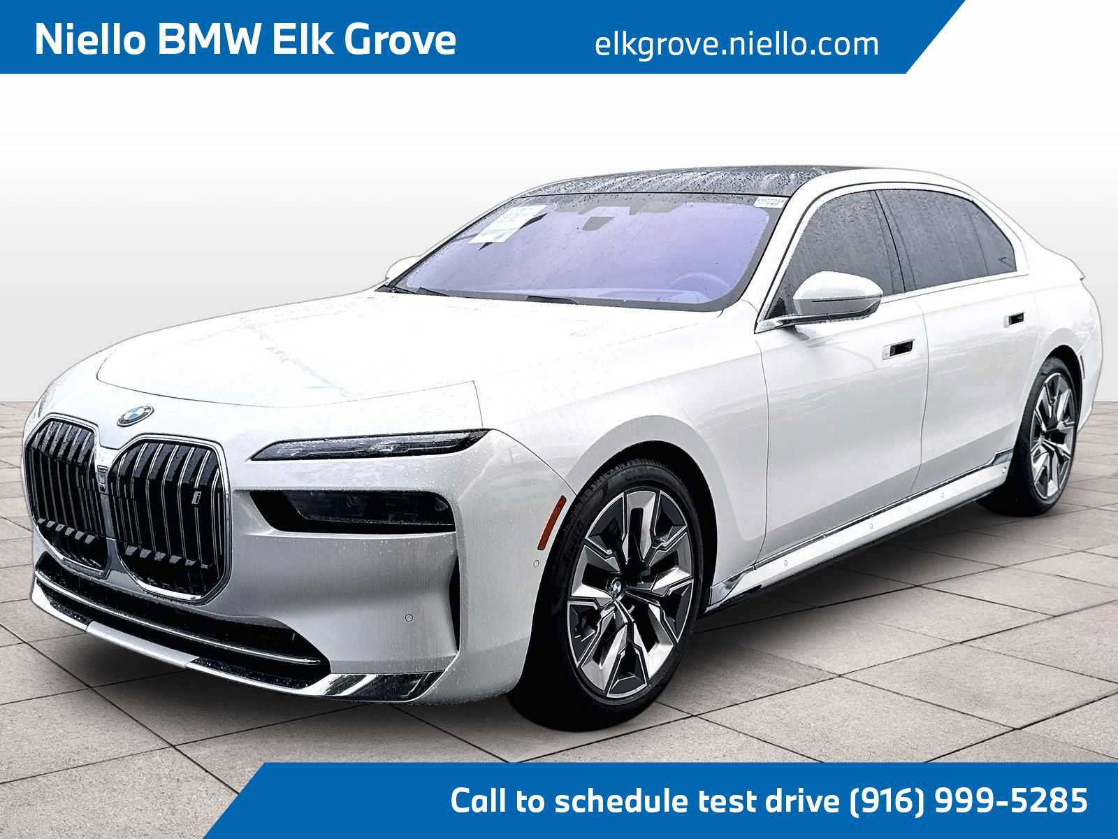 Used 2023 BMW i7 xDrive60 AWD/4WD image 1