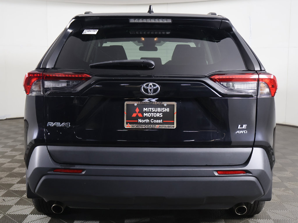 Used 2021 Toyota RAV4 LE w/ Carpet Mat Package (TMS) AWD/4WD image 10
