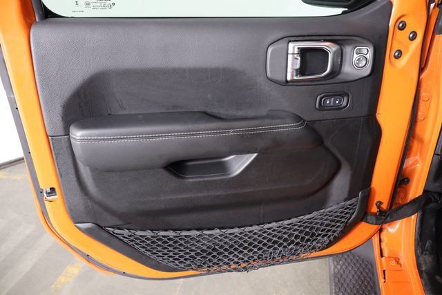 Used 2023 Jeep Wrangler Unlimited Sahara AWD/4WD image 19