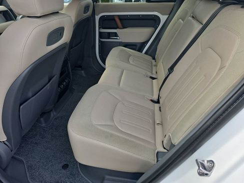 Used 2020 Land Rover Defender 110 SE image 10