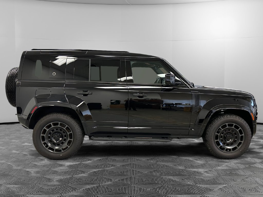 New 2026 Land Rover Defender 110 OCTA AWD/4WD image 6