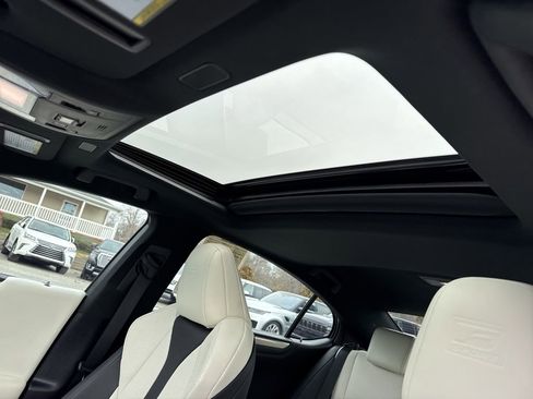 Used 2022 Lexus ES 300h F Sport image 11