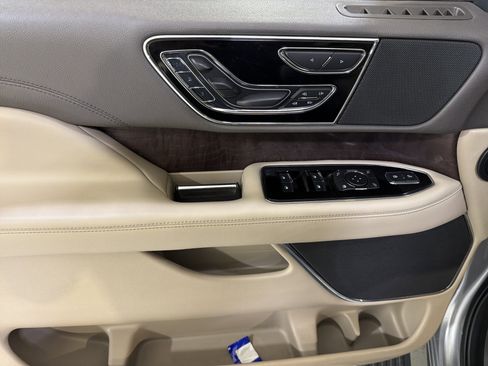 Used 2022 Lincoln Navigator Reserve image 16