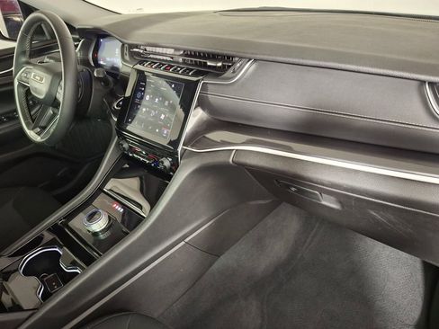 Used 2023 Jeep Grand Cherokee L Laredo image 33