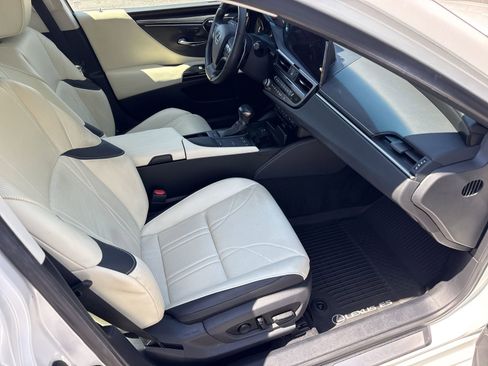 Used 2022 Lexus ES 350 Ultra Luxury w/ Accessory Package 2 image 33