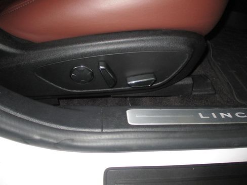 Used 2017 Lincoln MKZ Reserve w/ Climate Package image 16