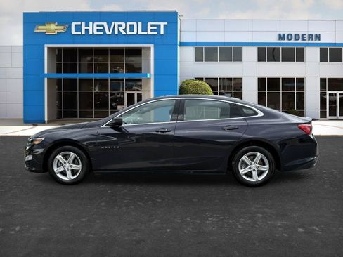 Used 2023 Chevrolet Malibu LT FWD image 2