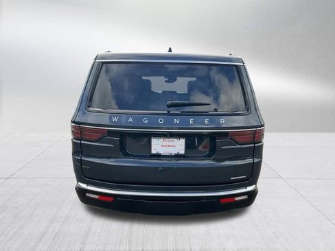 Used 2024 Jeep Wagoneer Series III w/ Premium Group I image 7