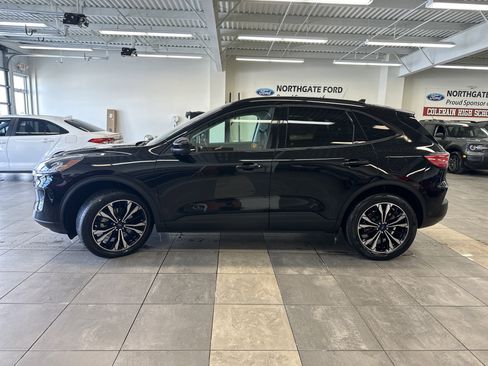 Used 2022 Ford Escape SEL w/ SEL Stealth AWD Package image 17