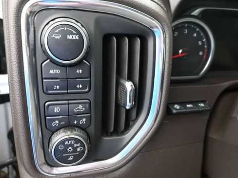 Used 2022 Chevrolet Silverado 1500 LTZ w/ Technology Package AWD/4WD image 25