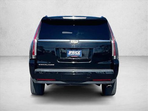 Used 2016 Cadillac Escalade Premium AWD/4WD image 4