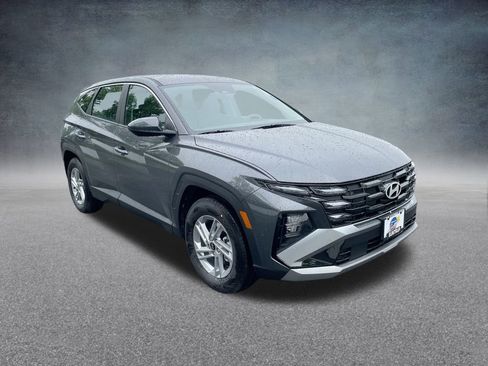 Certified 2025 Hyundai Tucson SE image 35