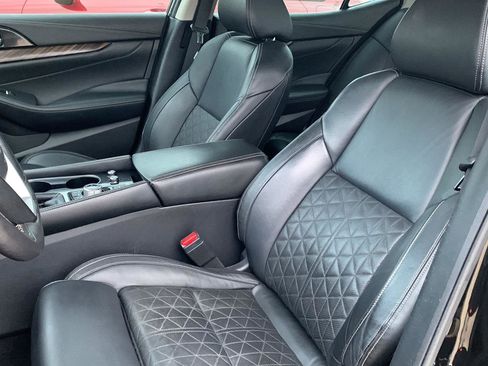 Used 2018 Nissan Maxima Platinum image 7