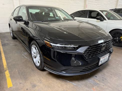 Used 2025 Honda Accord LX image 5