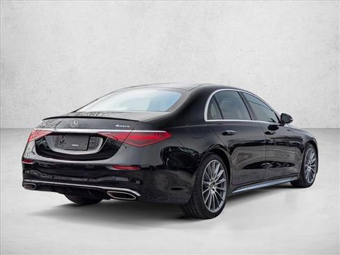 Certified 2025 Mercedes-Benz S 580e 4MATIC Sedan image 5