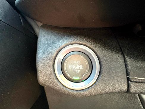 Used 2021 Buick Envision Essence w/ Technology Package I image 16