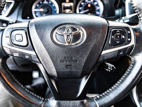 Used 2015 Toyota Camry XLE image 36