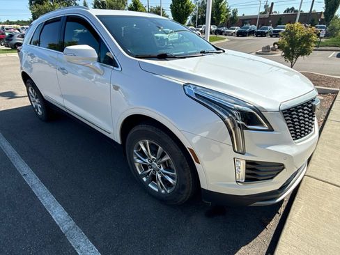 Used 2020 Cadillac XT5 Premium Luxury AWD/4WD image 2