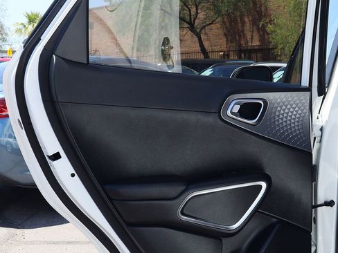 Used 2023 Kia Soul LX w/ Option Group 015 image 29