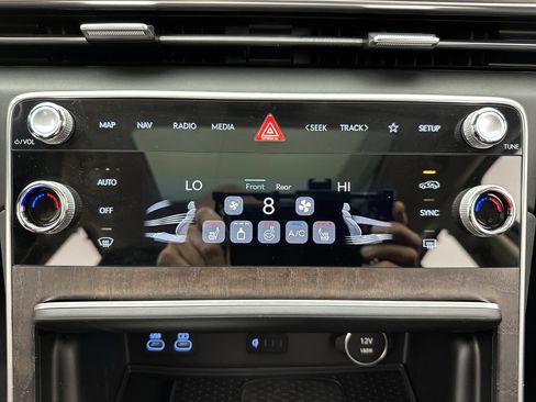 Certified 2026 Genesis GV80 2.5T Select AWD/4WD image 19