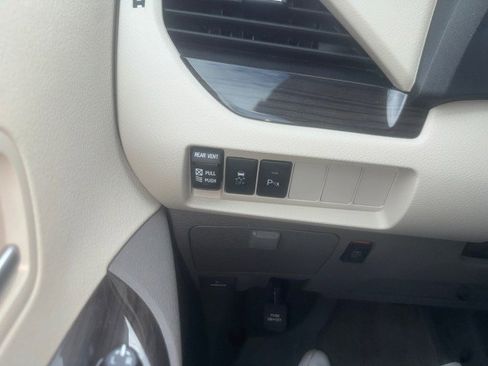 Used 2020 Toyota Sienna XLE w/ XLE Navigation Package image 18