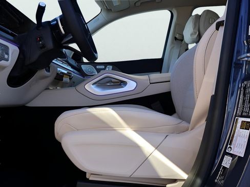 New 2026 Mercedes-Benz GLS 450 4MATIC image 40