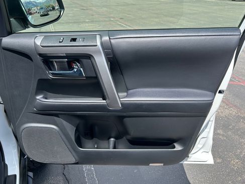 Used 2023 Toyota 4Runner SR5 AWD/4WD image 28