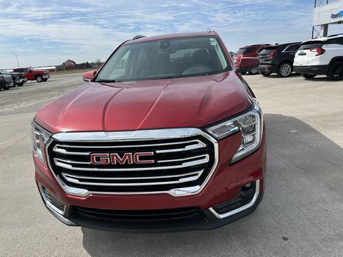 Used 2024 GMC Terrain SLT w/ Infotainment Package II AWD/4WD image 8